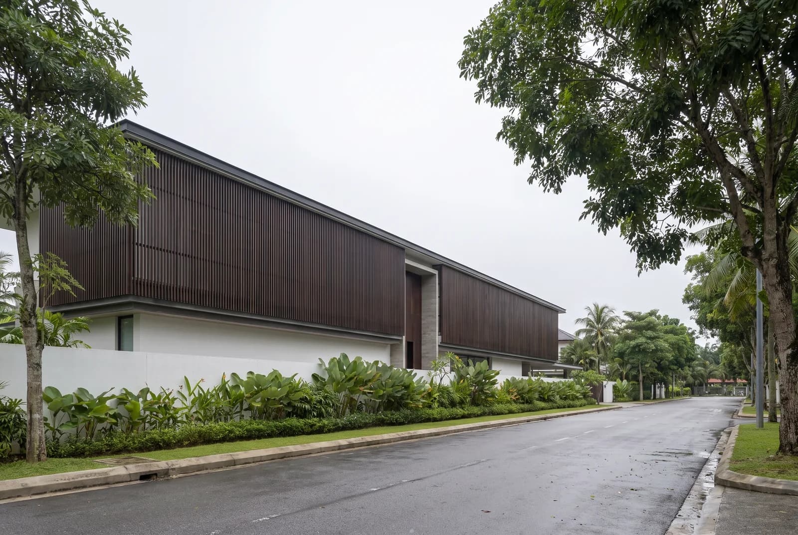 Tepi House in Denai Alam, completed by Beyond Constructions